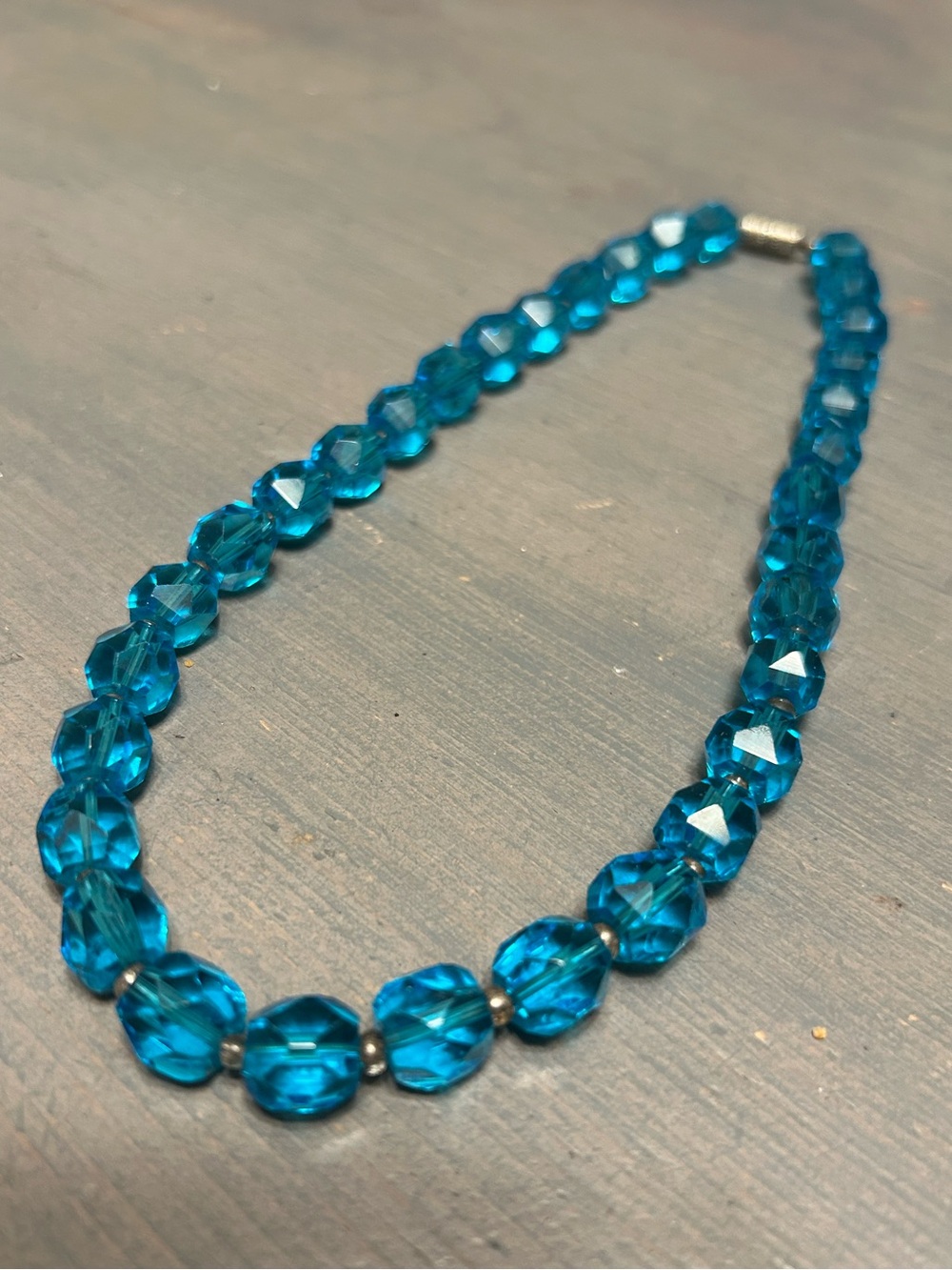 Rare Stunning vintage glass crystal necklace
Aqua color⭐️